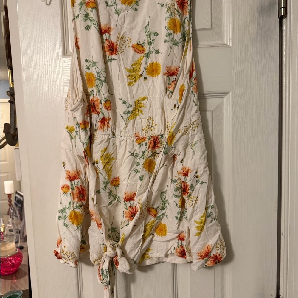 White Floral Button Top with Yellow & Orange Blooms - Picture 2 of 3